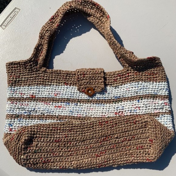 Crochet plarn tote bag.  Handmade from recycled retail plastic bags. - Picture 3 of 4